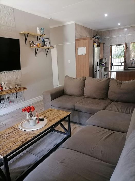 Property #2169768, Townhouse for sale in North Riding