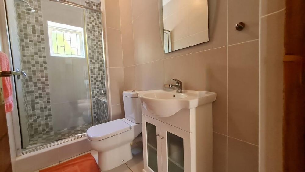 1st Floor - Guest Bathroom