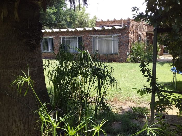 Property #2004240, Small Holding sold in Ferreira