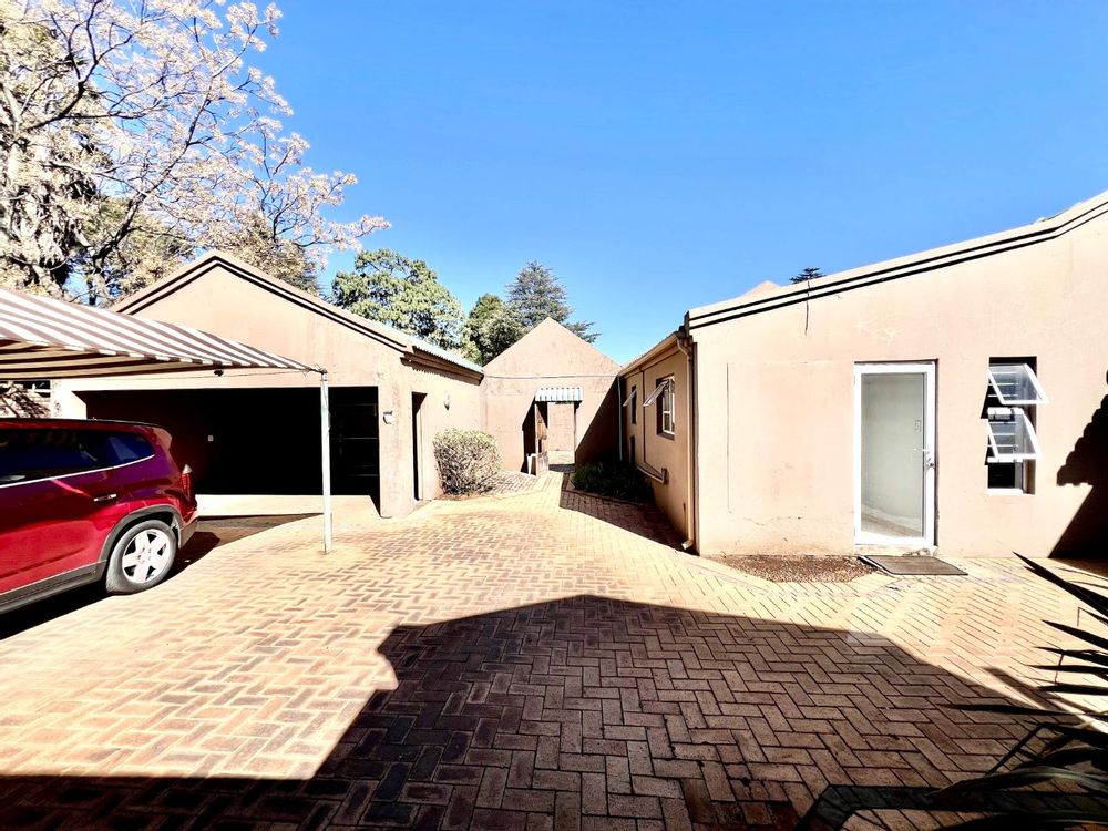 Carport/Cottage