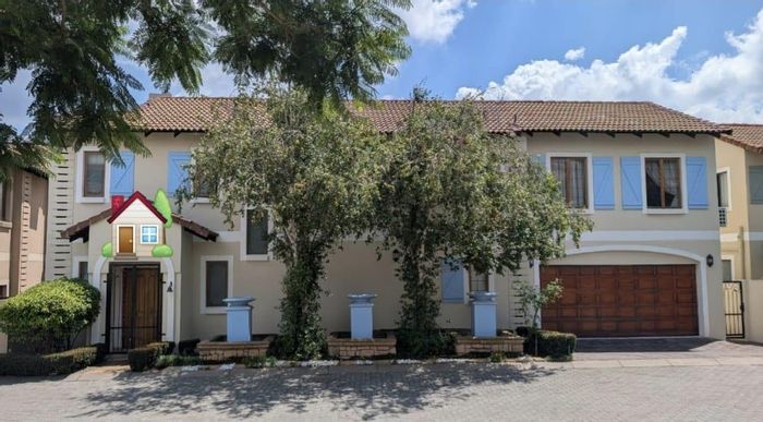 For Sale: House in Barbeque Downs with pool, solar panels, and spacious layout.