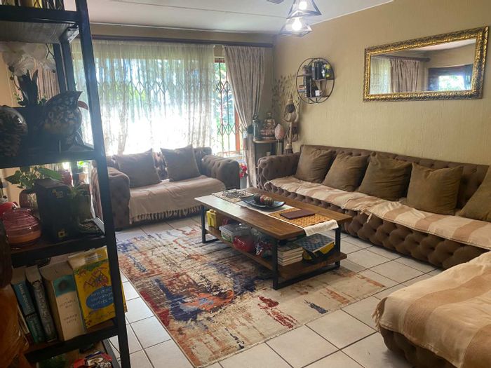 Property #2220558, Apartment for sale in Sunninghill