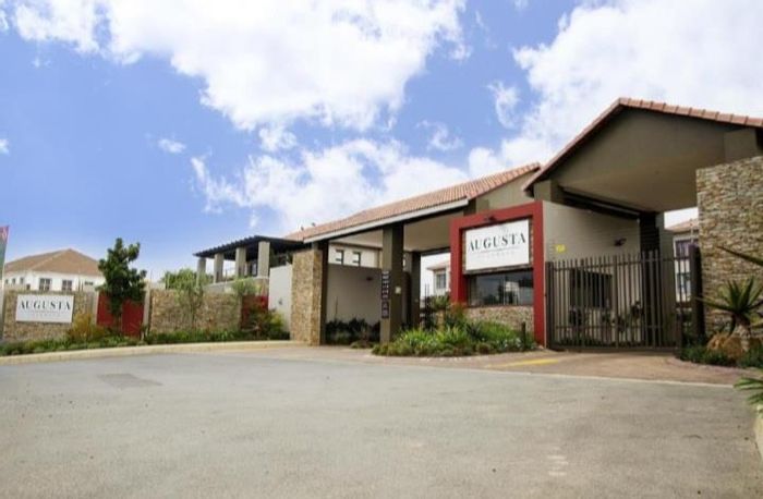 Witkoppen Apartment For Sale: 1-bed, secure complex, pool, clubhouse, tenant in place.