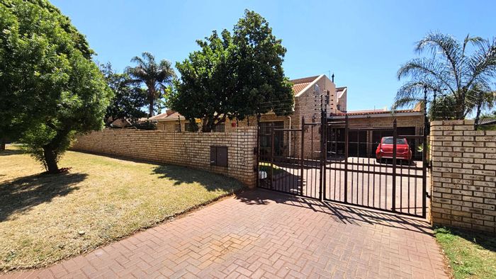 Montana Park House For Sale: 3 Bedrooms, Loft, Patio, Solar Panels, Double Garage.