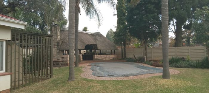 For Sale: Spacious Van Riebeeck Park House with Pool, Flatlet, and Solar Power.