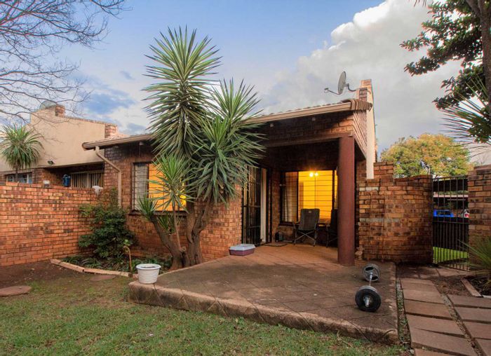 Property #2048046, Townhouse sold in Wilgeheuwel