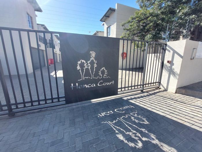 Property #2157007, Townhouse for sale in Klein Windhoek