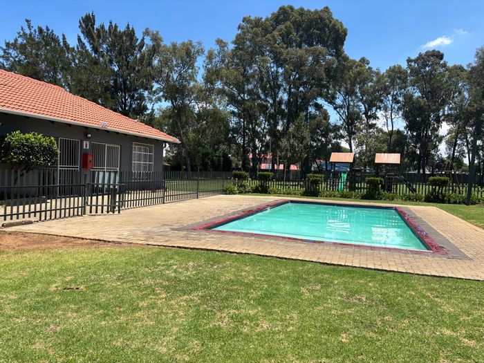 Two-Bedroom Townhouse For Sale in Boksburg Central with pool and 24-hour security.