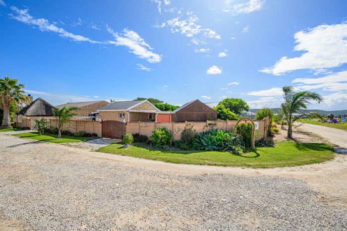 Colchester Central House For Sale: 3 bedrooms, flatlet, garden, near Addo Park.