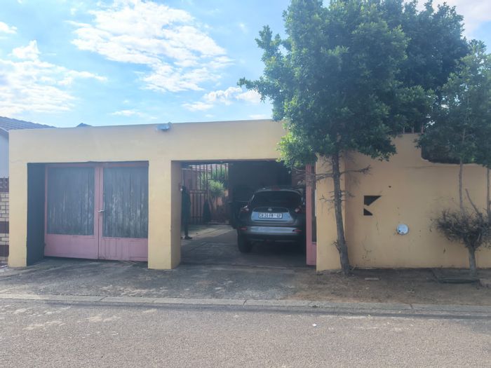 3-Bedroom House To Rent in Mabopane Central with carport and nearby amenities.