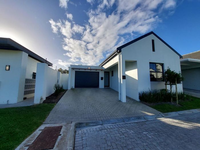 Property #2260199, Townhouse for sale in Brackenfell South