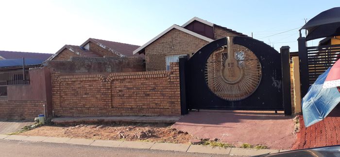Property #2213879, House for sale in Soshanguve Ext