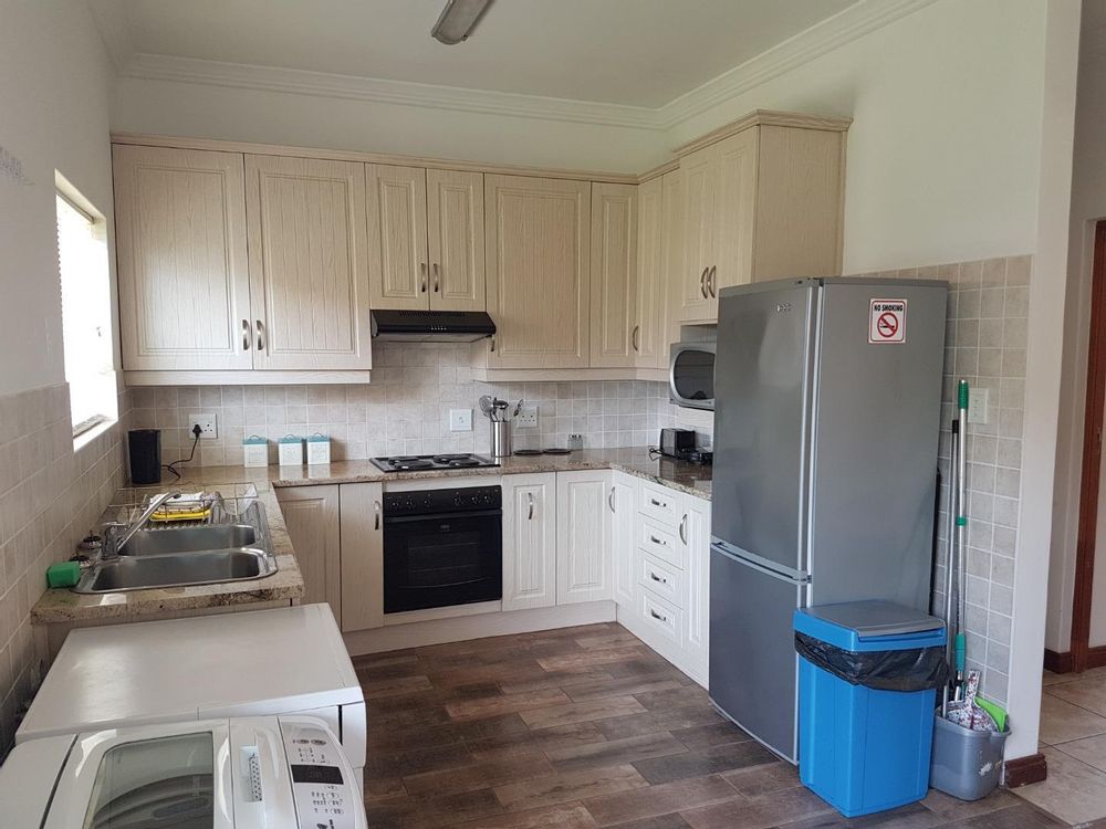 Flatlet open plan kitchen