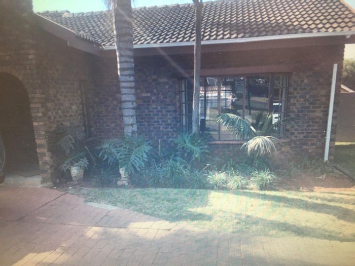 Rooihuiskraal House To Rent: 4 bedrooms, entertainment room, built-in braai, secure.