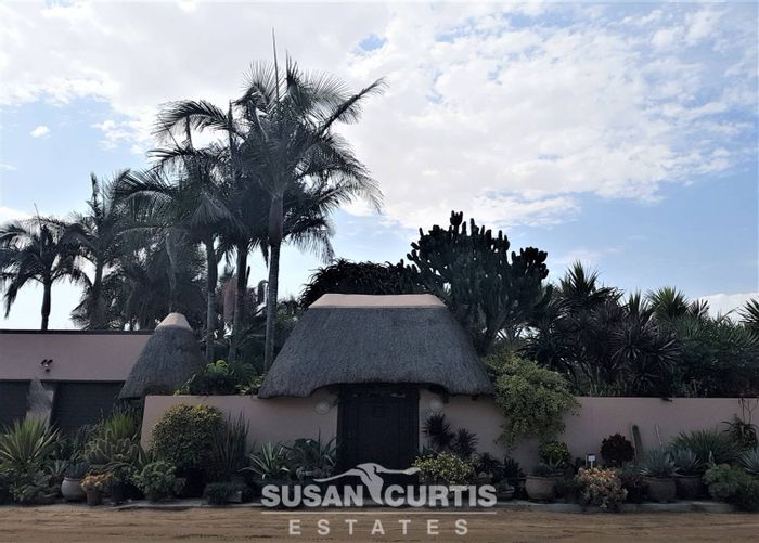 For Sale: House in Swakopmund Ext 8 with garden, garage, and entertainment room.