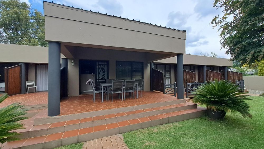 Golden Investment Property in Dan Pienaar, Bloemfontein House for