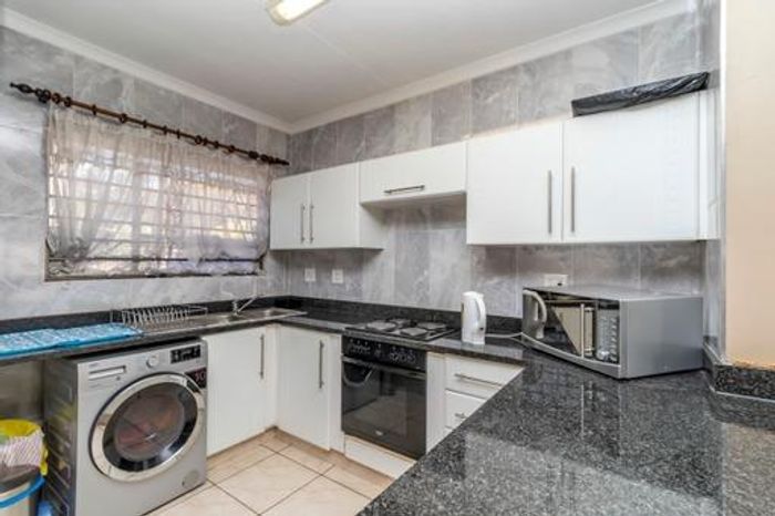 Property #2030507, Apartment pending sale in Buccleuch