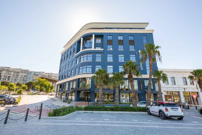 Waterfront Office Space for Rent: Private and Shared Areas with Flexible Terms