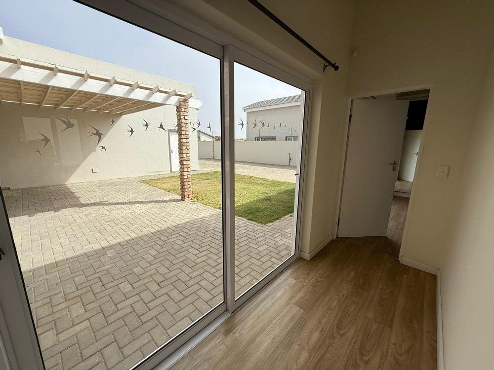Hallway to main bedroom