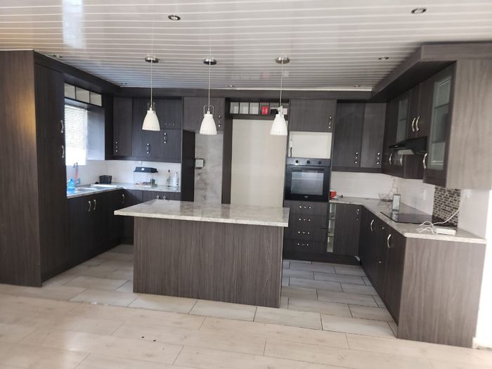 Harare House For Sale: 3 Bedrooms, fitted kitchen, secure yard, close to transport.