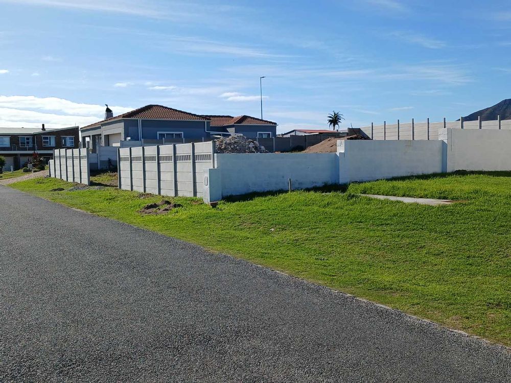 Houses across the Street - in the direction of Hermanus.