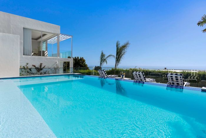 Property #2107310, House pending sale in Camps Bay