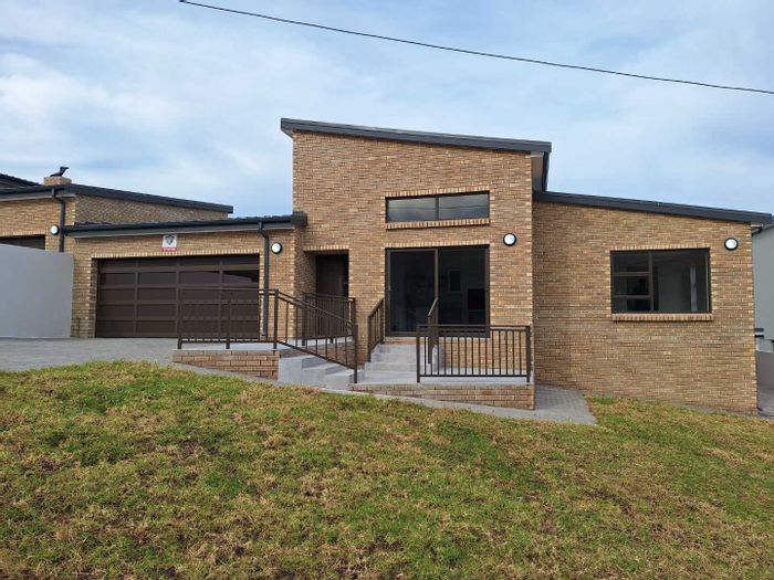 For Sale: Cluster in Dana Bay with 3 bedrooms, double garage, and built-in braai.