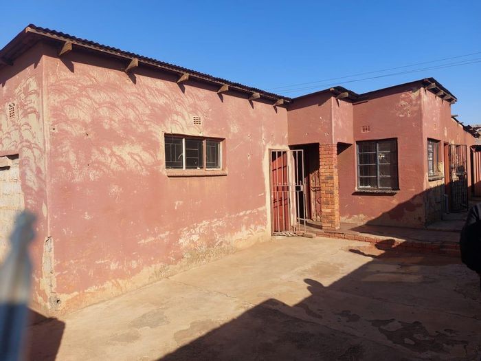 For Sale: House in Ivory Park with 2 bedrooms, outside rooms, and development potential.