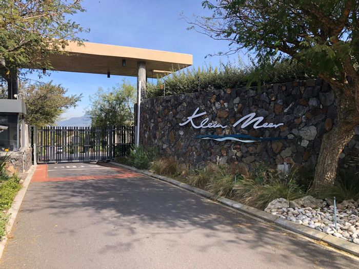 3-Bedroom House To Rent in Plattekloof with garage, clubhouse, and security access.