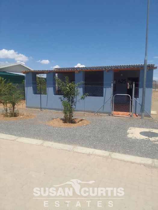 Karibib Central Apartment For Sale: Versatile Bachelor Flat Near Navachab Gold Mine