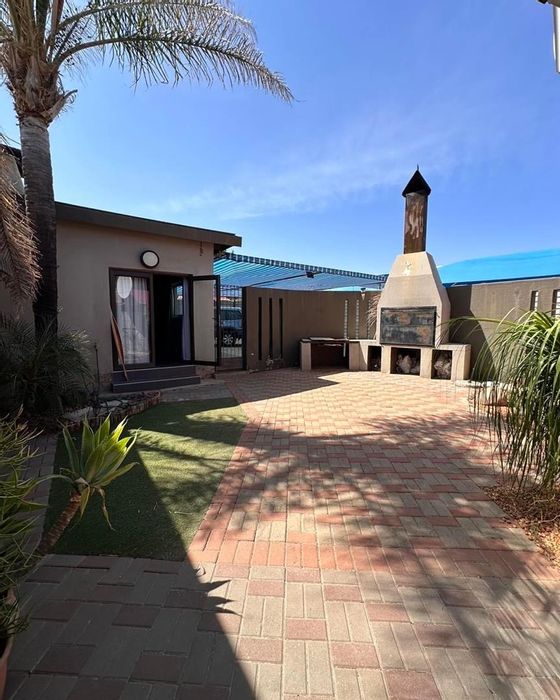 Academia 46 Houses for sale