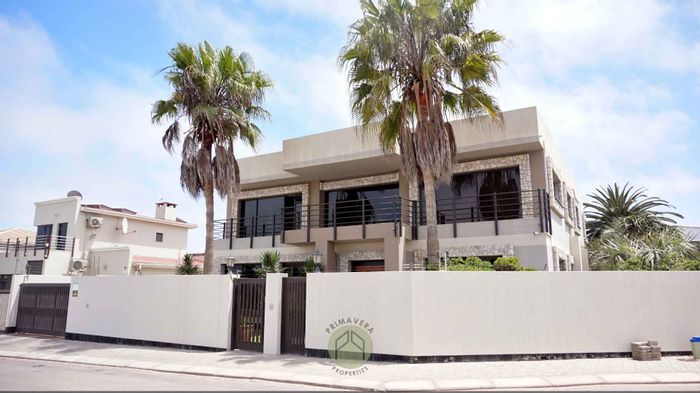 Ocean View House For Sale: 3-bed main, 2-bed flat, panoramic views, garages.