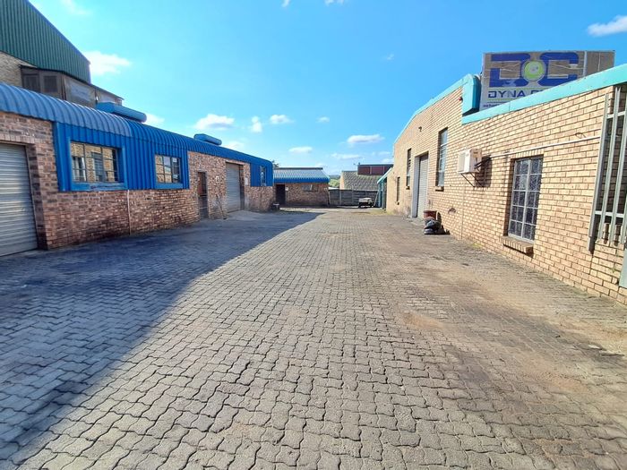 To Rent: Central Nelspruit Industrial Space with Offices, Parking and Workshop