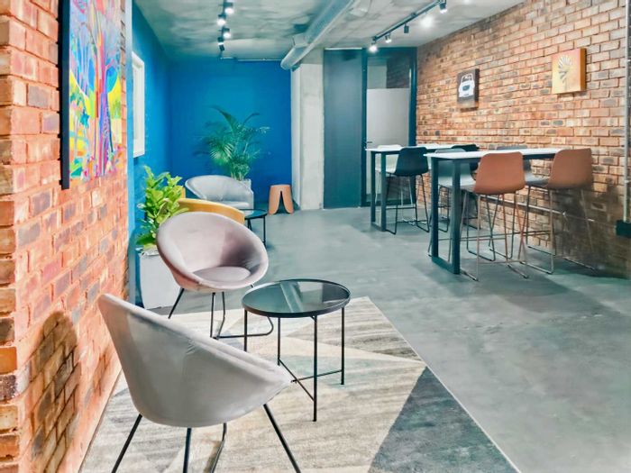 Office for Rent in Hartbeespoort Rural: Flexible coworking, meeting rooms, parking, and amenities.