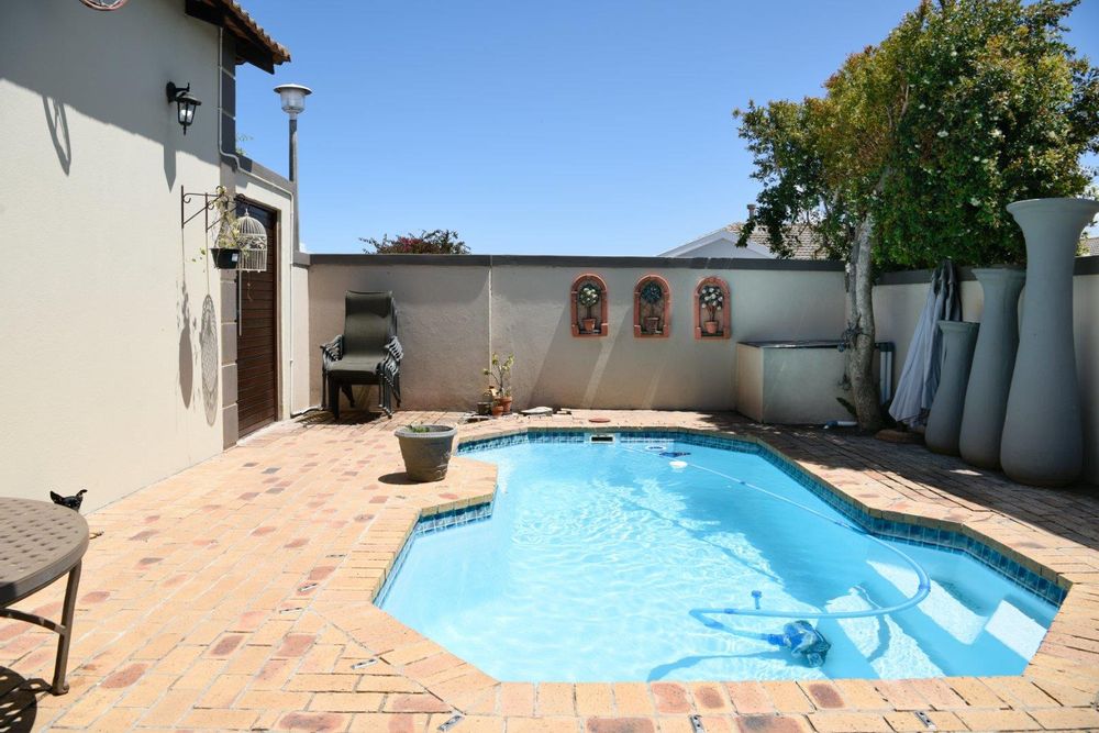 4 Bedroom House in Parklands For Sale R2,495,000 2081069