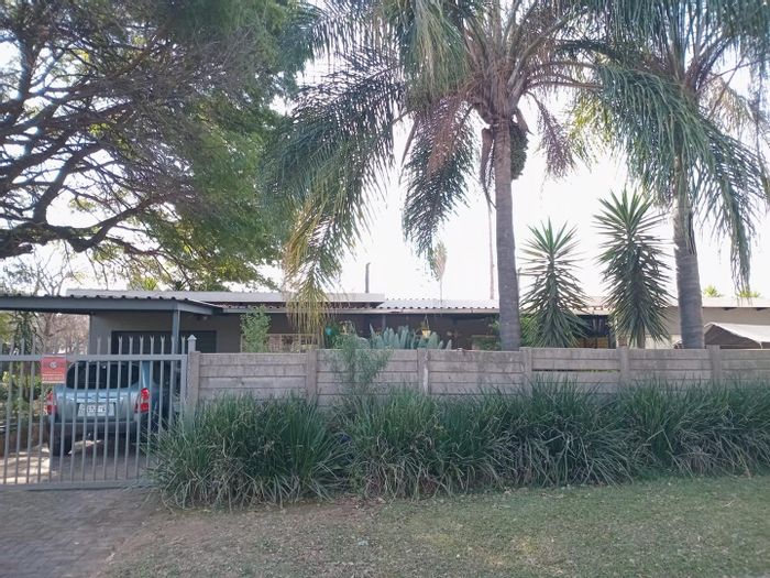Property #2393617, House For Sale in East Lynne
