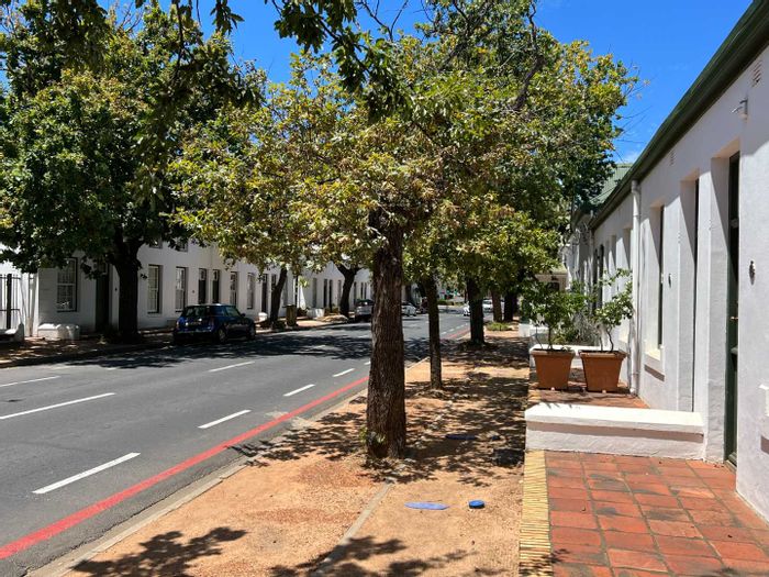 Property #2098301, Townhouse rental daily in Stellenbosch Central