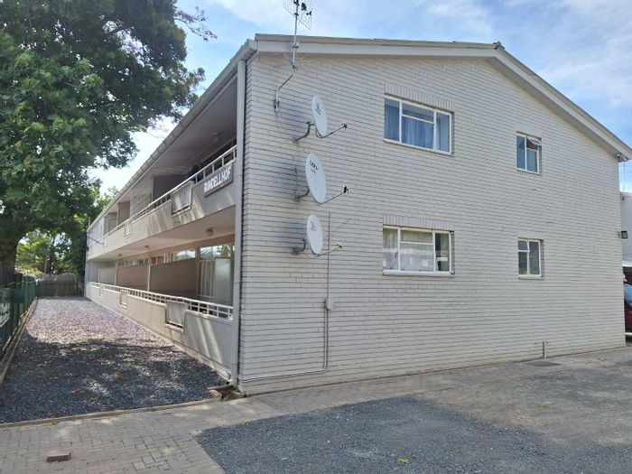 For Sale: Apartment in Oudtshoorn Central with 2 bedrooms, balcony, and CBD location.