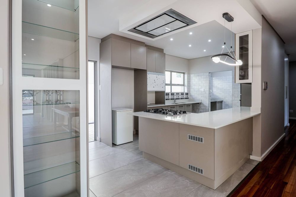 View of the kitchen (Extractor fan newest technology)