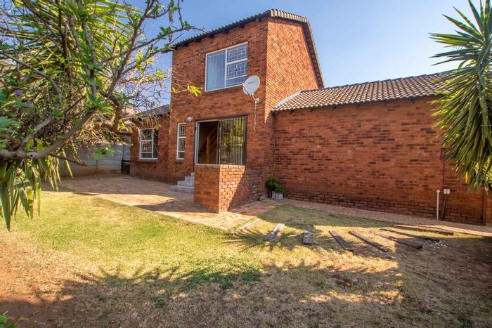 Property #2219938, Townhouse rental monthly in Radiokop
