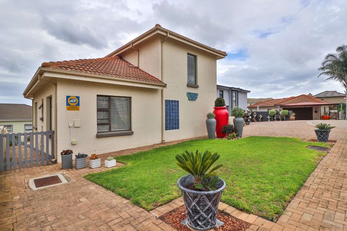 Stunning Hartenbos Heuwels House for Rent: Sea Views, Indoor Braai, 3 Bedrooms!