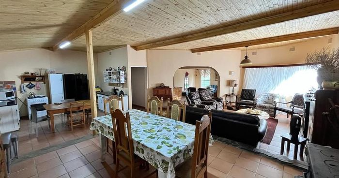 House for Sale in Okahandja Central: 3 bedrooms, flat, garage, large erf.
