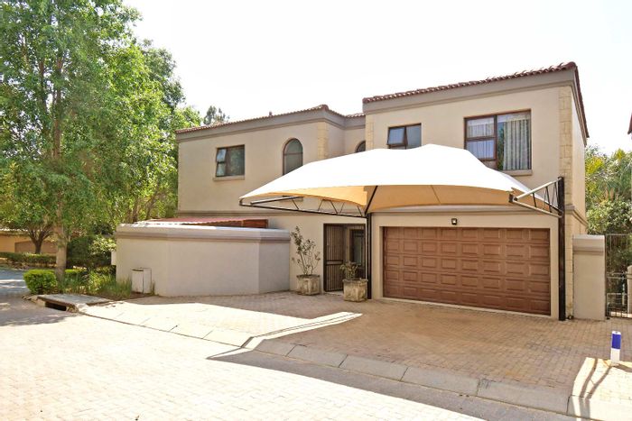 For Sale: House in Beverley with pool, patio, double garage, and scullery.