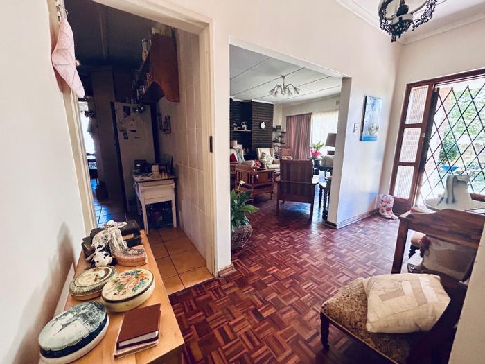 For Sale: Serene House with Fruit Trees, 3 Beds in Utrecht Central