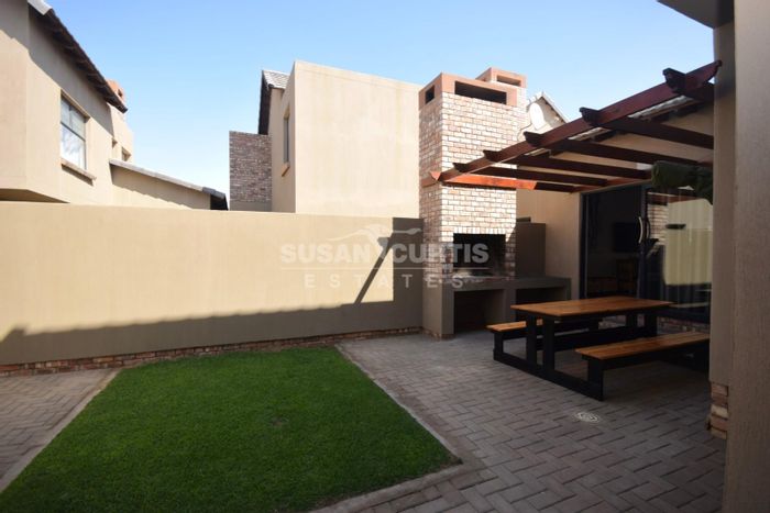 Kramersdorf Townhouse For Sale: 3 beds, indoor BBQ, private outdoor space.