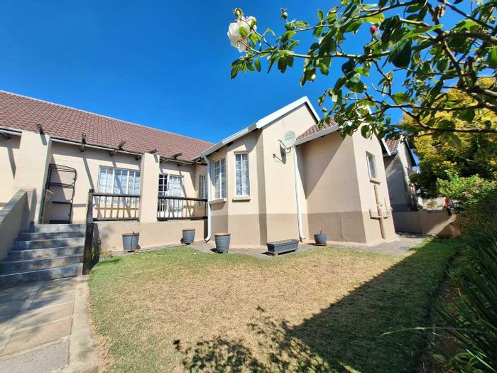 Property #2255712, Townhouse for sale in Edenvale Central