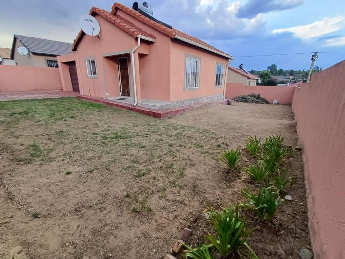 Property #2204086, House rental monthly in Olievenhoutbosch