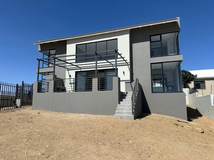 Elisenheim House For Sale: 3 Bedrooms, Ensuite, Mountain Views, Entertaining Area.