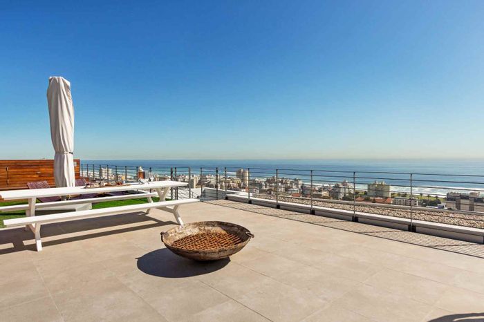 Property #2215131, Penthouse for sale in Sea Point