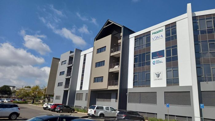 Office to Rent in Irene: Top-floor space, boardroom, kitchen, backup power, retail access.